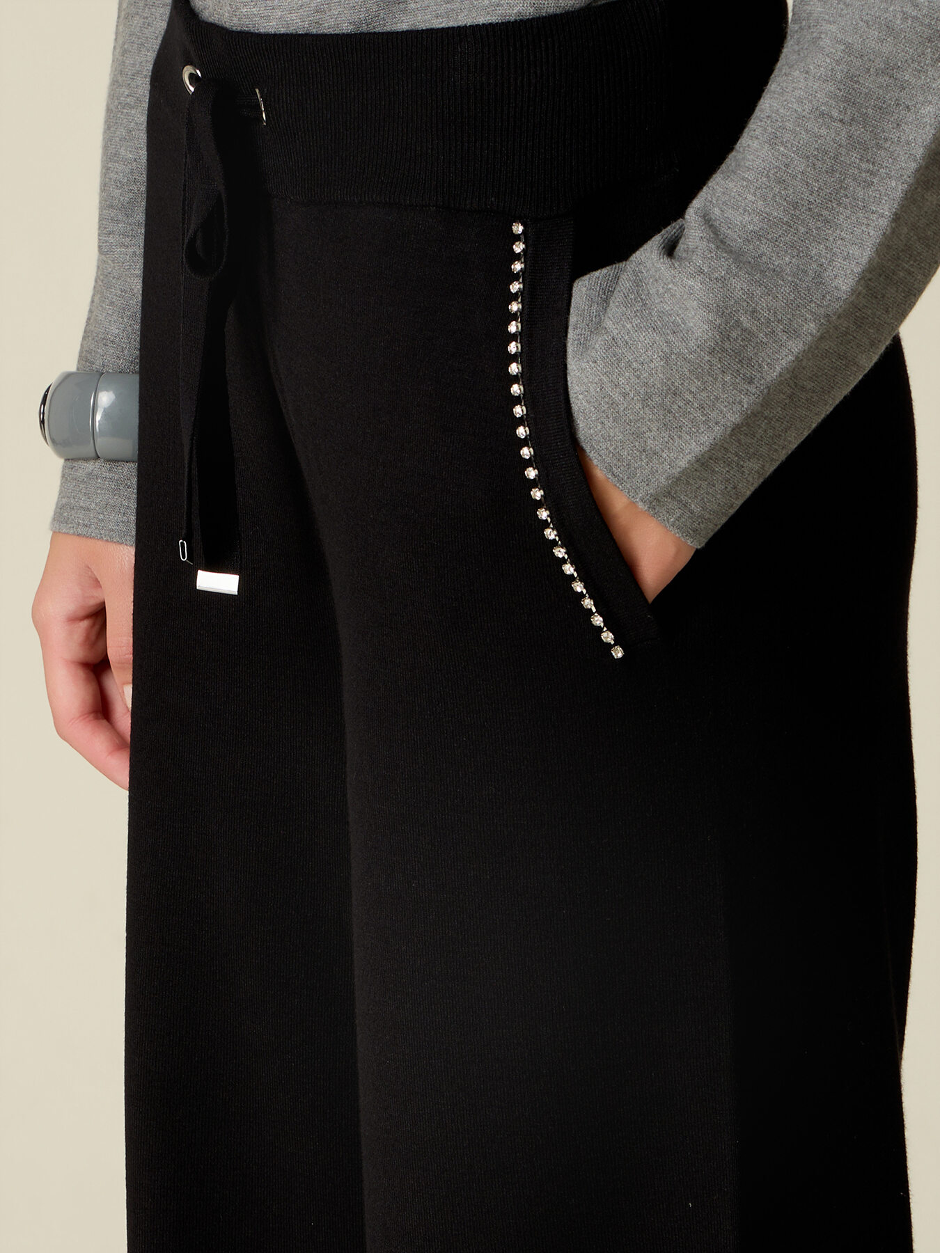 Knitted palazzo pants with stone details image number 2