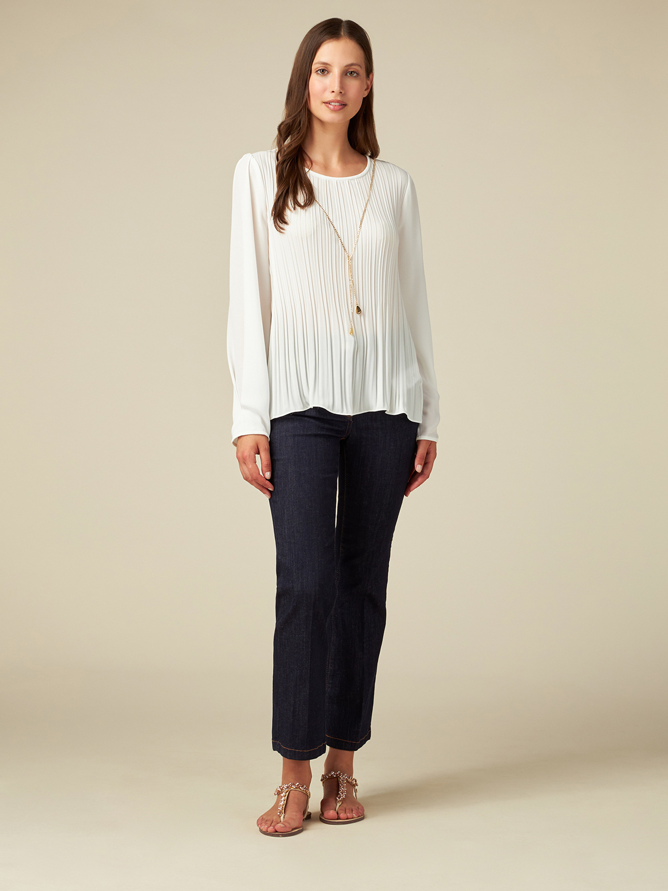 Blusa pliss&eacute; con catena image number 3