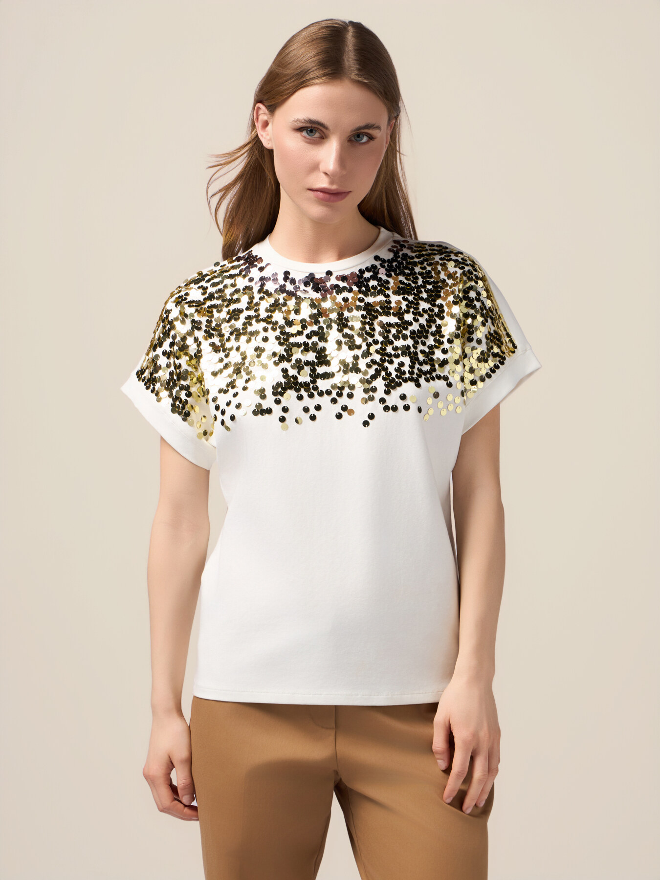 T-shirt in jersey con paillettes image number 0