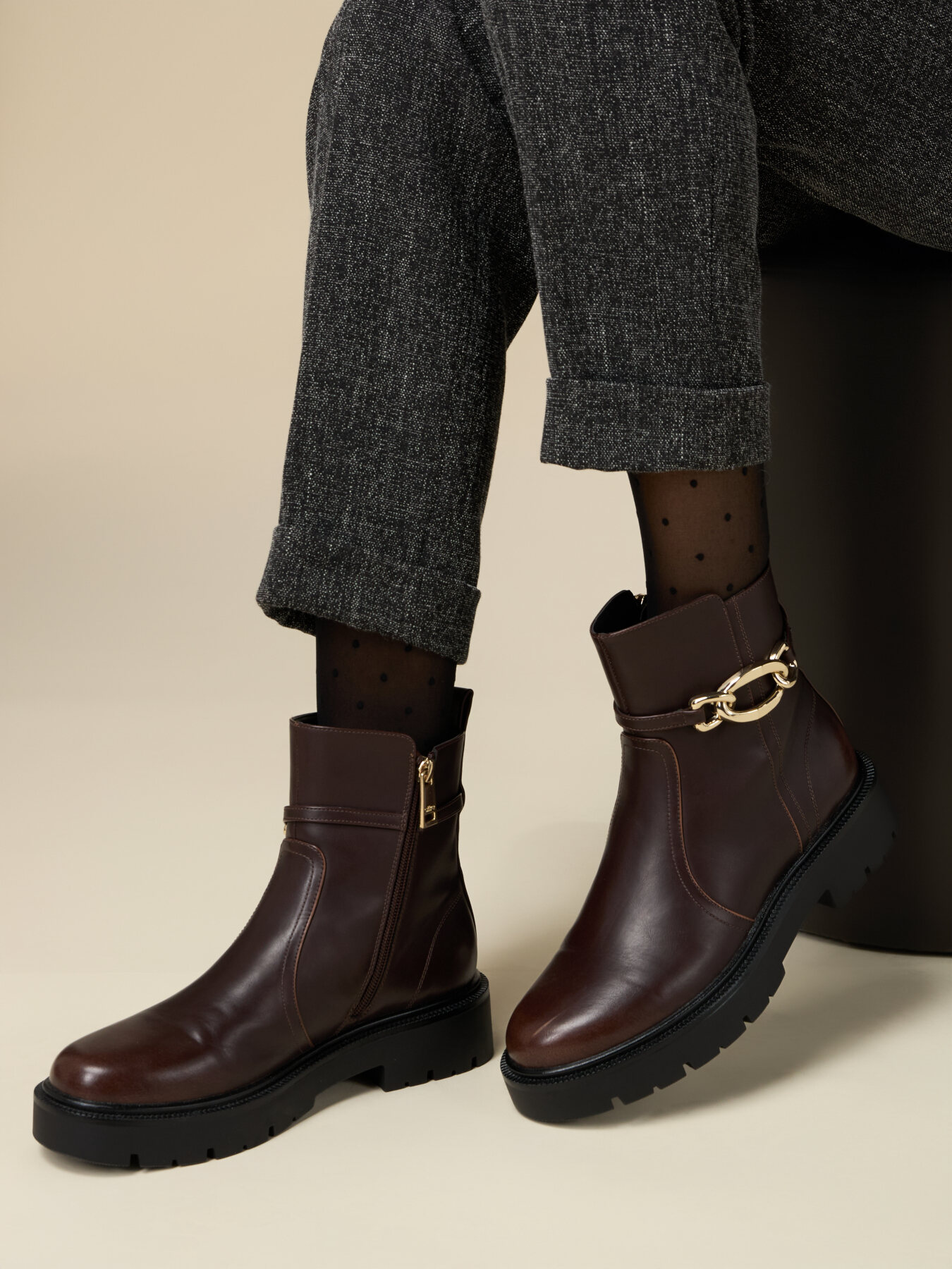 Bottines avec d&eacute;tail cha&icirc;ne image number 0