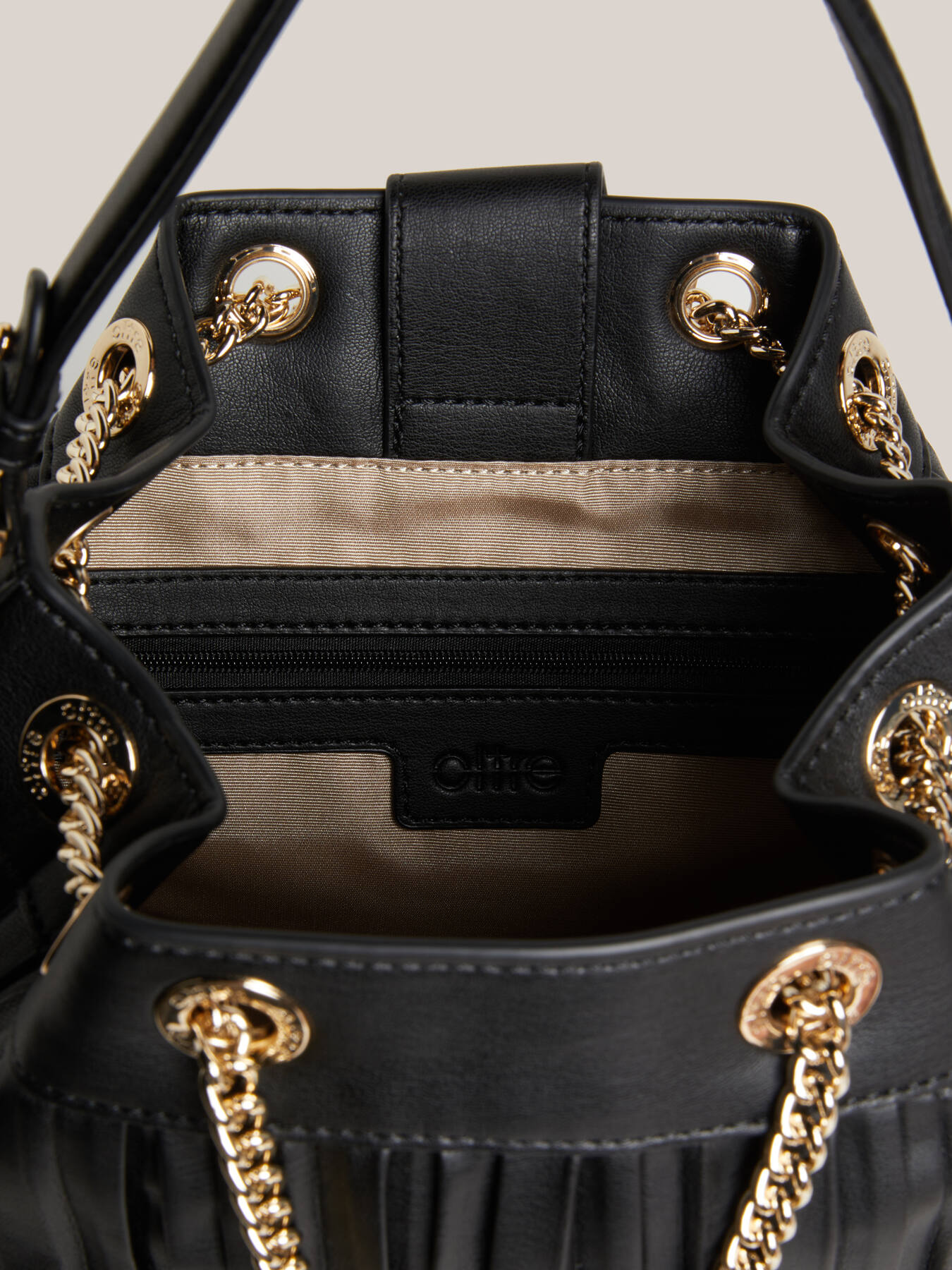 Borsa a secchiello pliss&eacute; image number 4