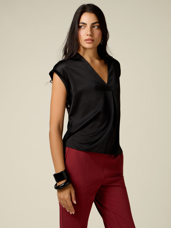 T-shirt bimaterica scollo a V