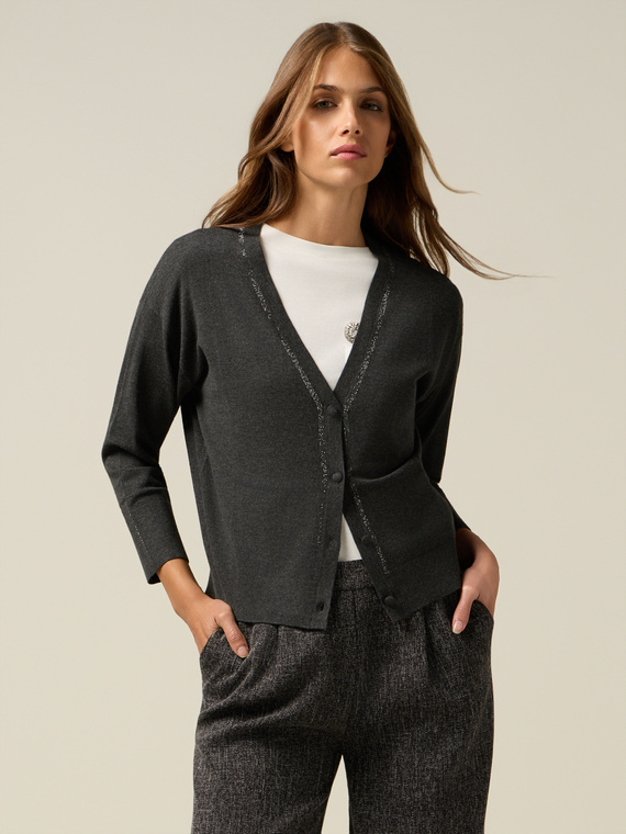 Fine knit cardigan with appliqu&eacute;s