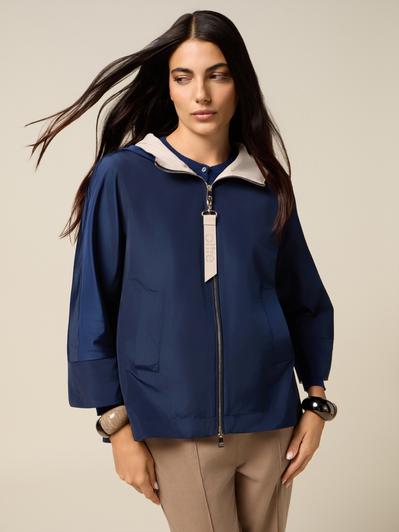 Blouson en nylon avec capuche et fermeture &eacute;clair image number 0