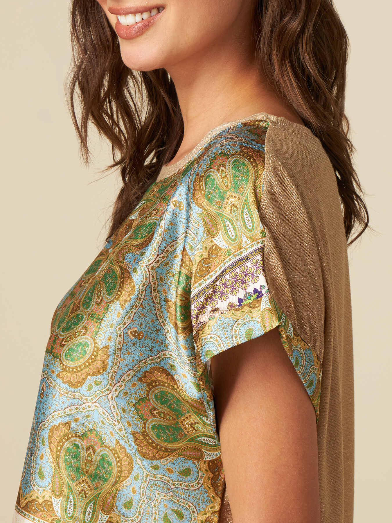 T-shirt &agrave; motifs bi-mati&egrave;re image number 2