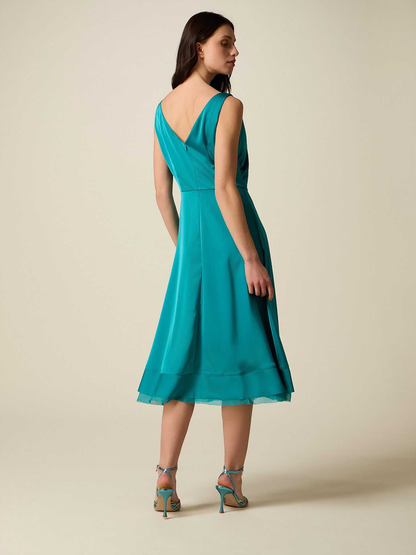 Midi-Kleid aus Satin mit G&uuml;rtel image number 1