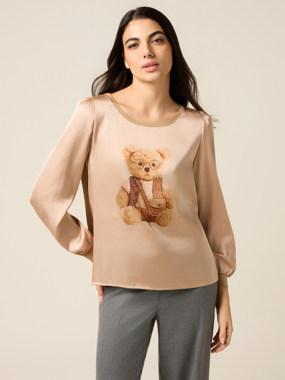 Bimaterial-T-Shirt mit Druck und Applikationen