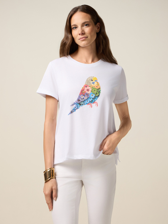 T-Shirt mit Druck und Applikationen