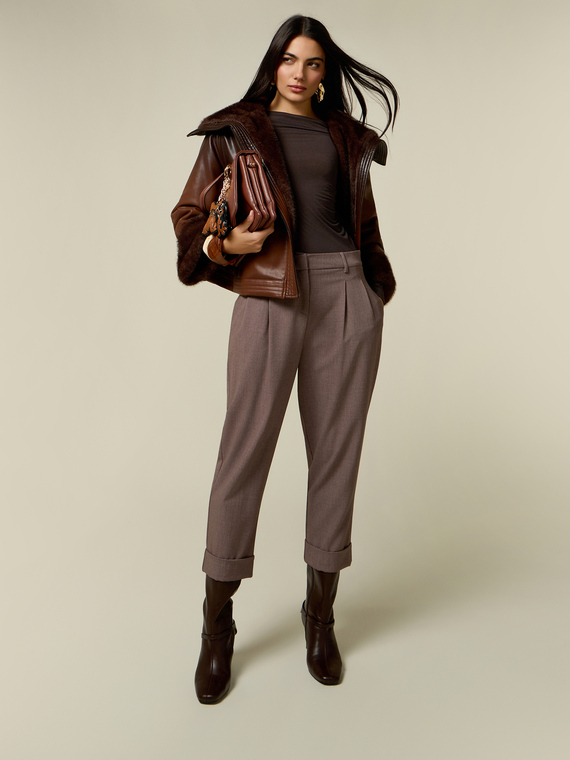 Cropped pleated trousers