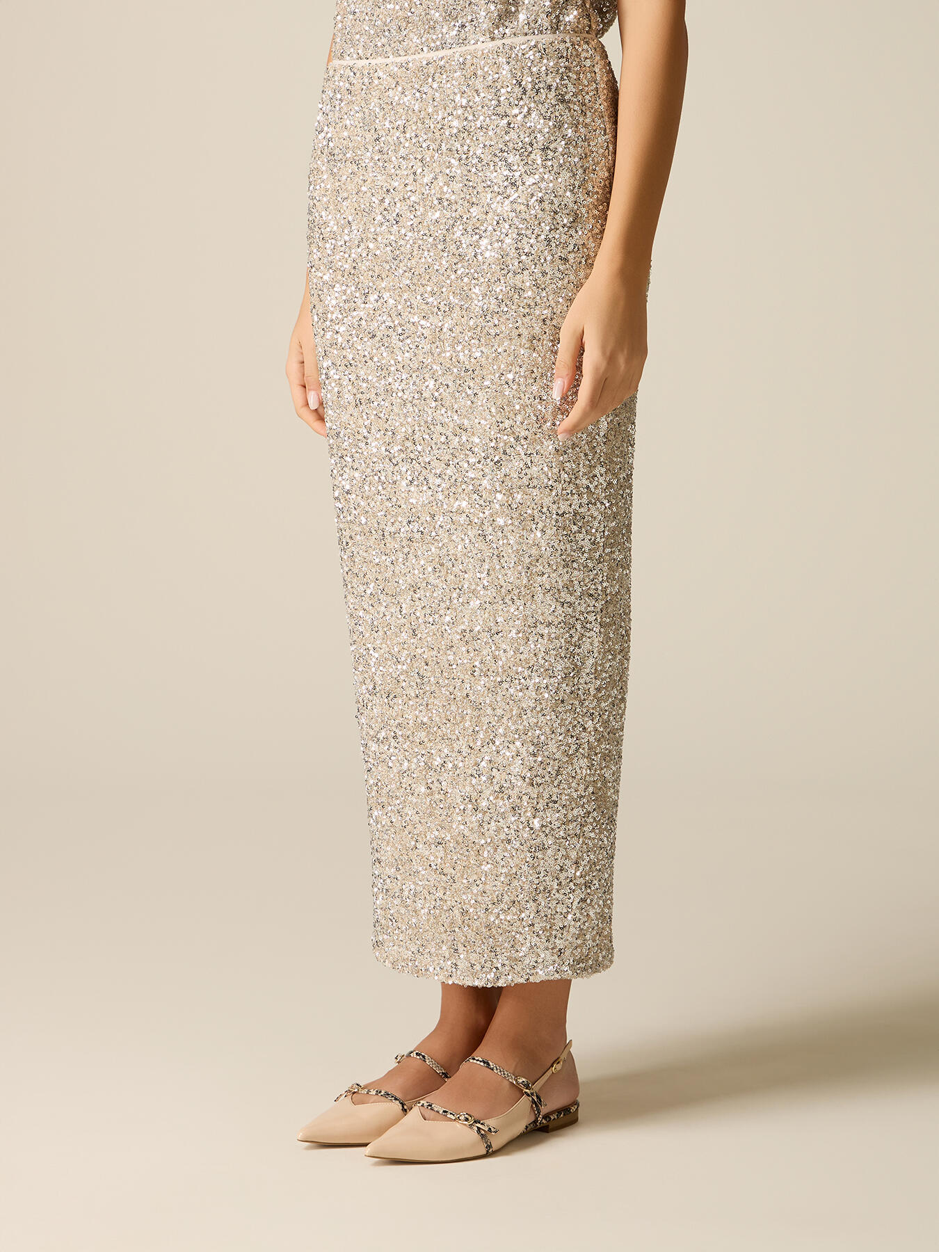 Pencil skirt in sequined tulle image number 3