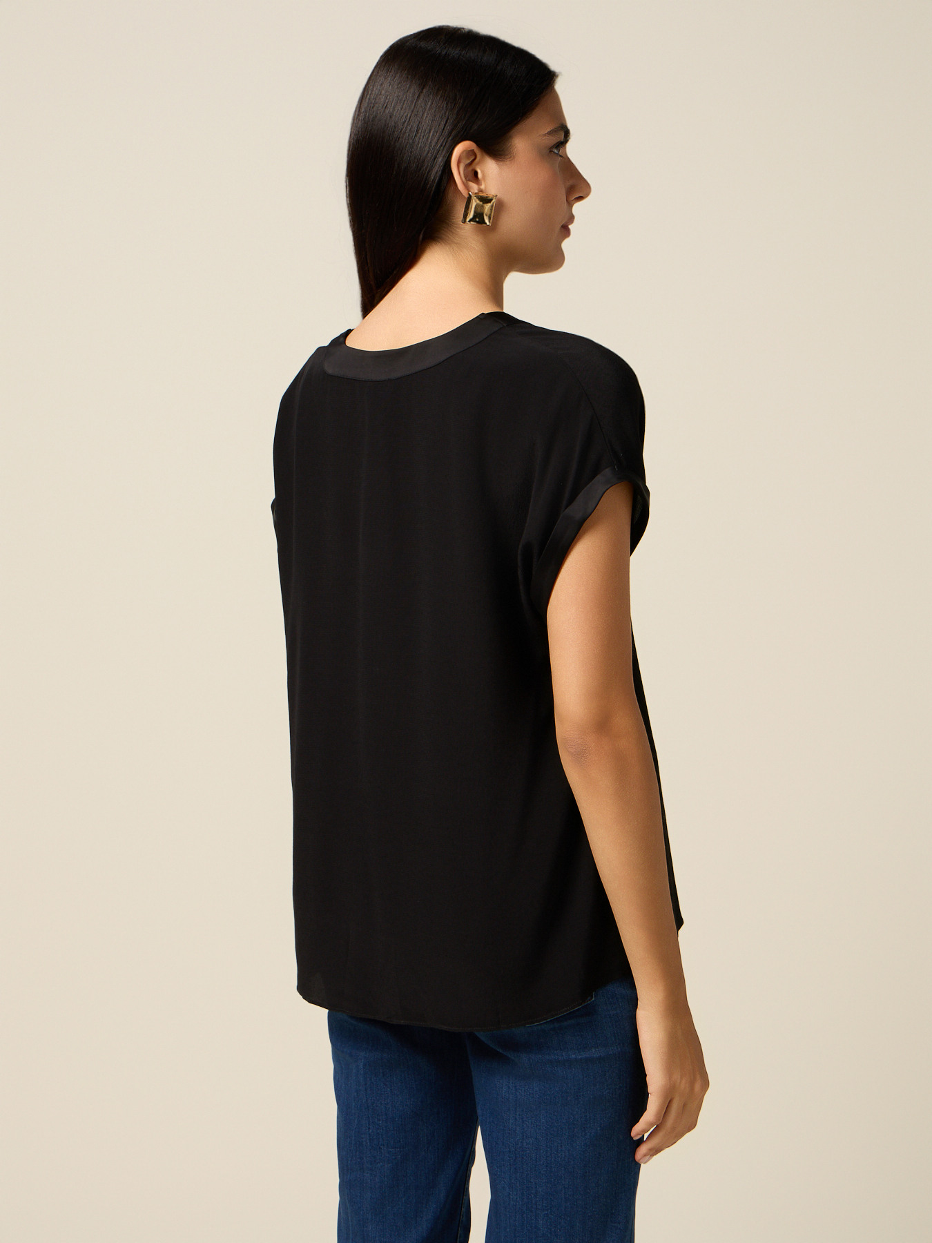 V-neck blouse in viscose image number 1