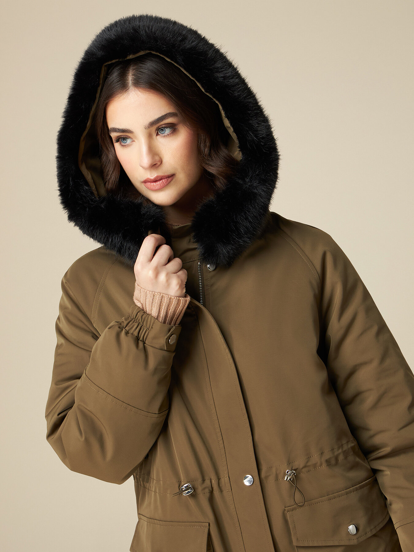 Parka con relleno y pelo desmontable image number 2