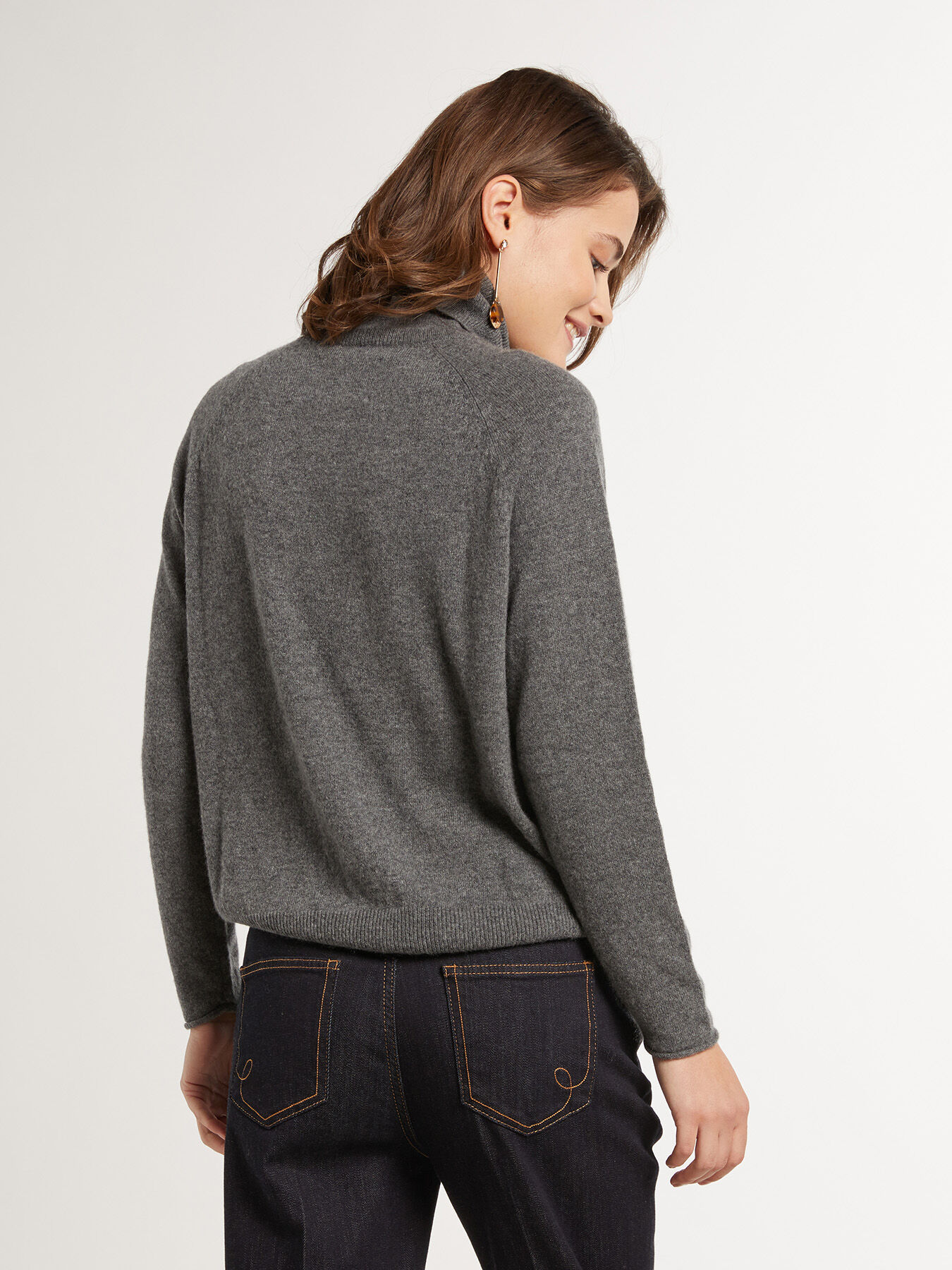 Pure cashmere turtleneck sweater image number 2