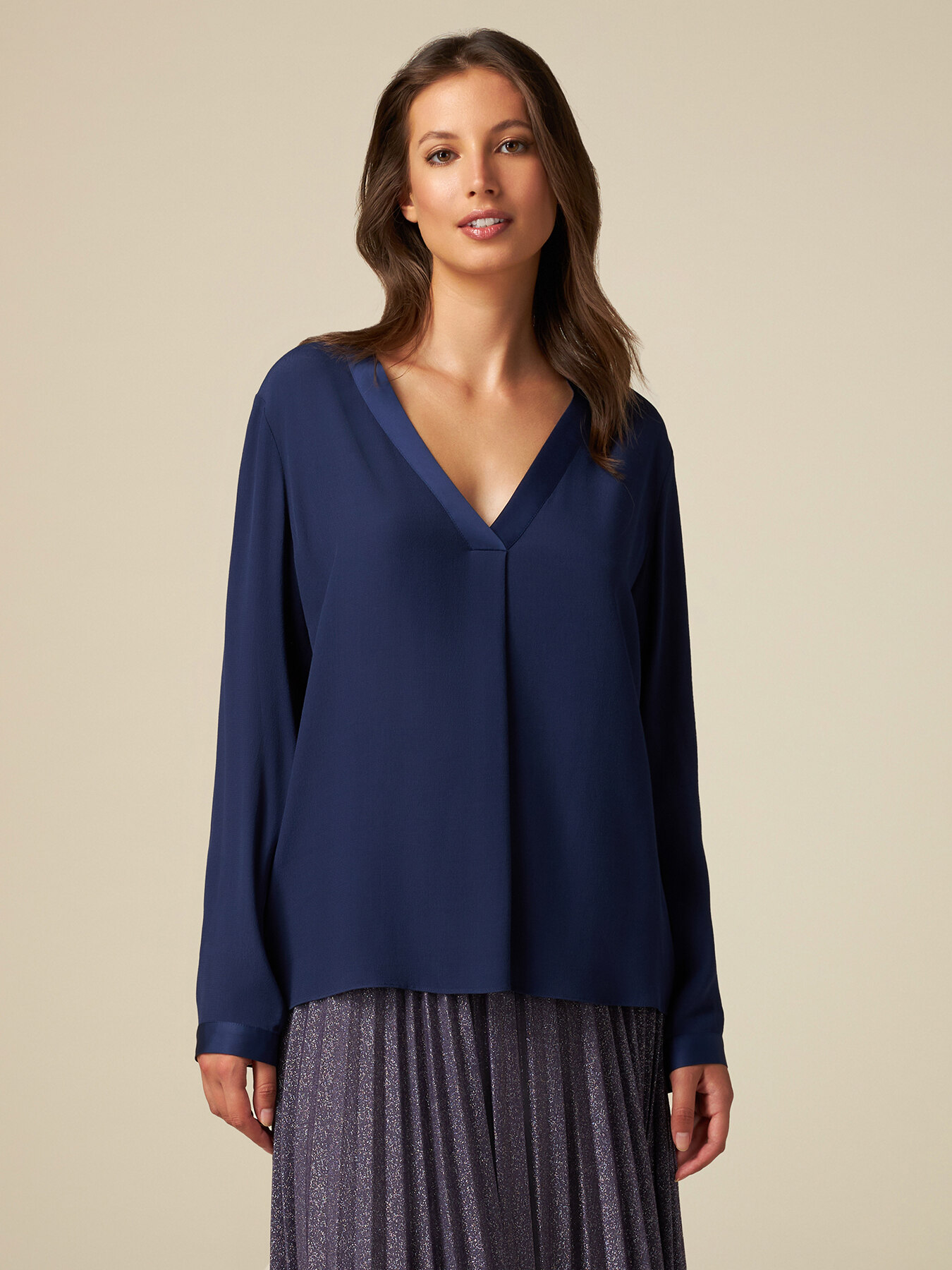 Blusa maniche lunghe con profili in raso image number 0