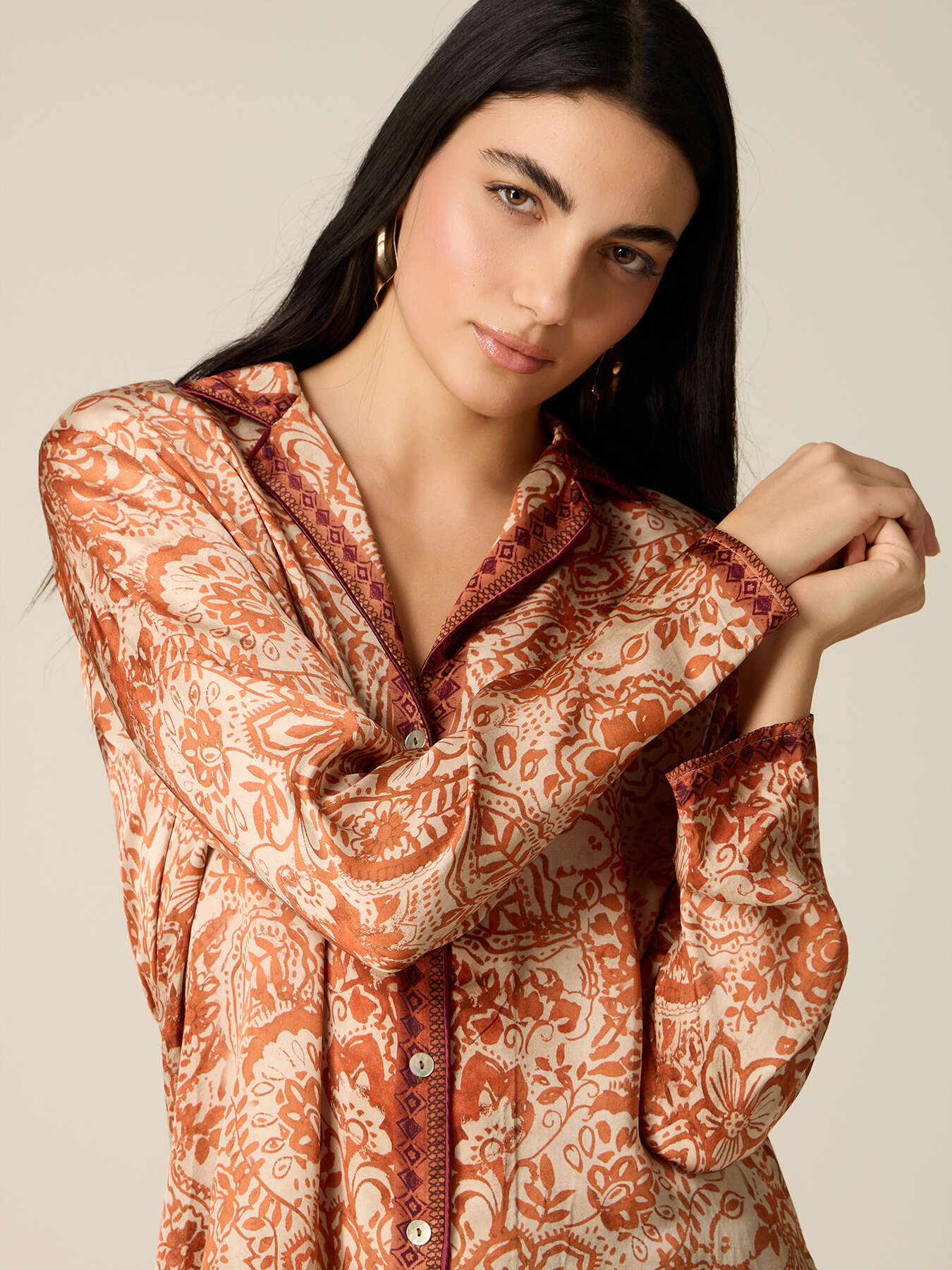 Patterned viscose satin shirt image number 2