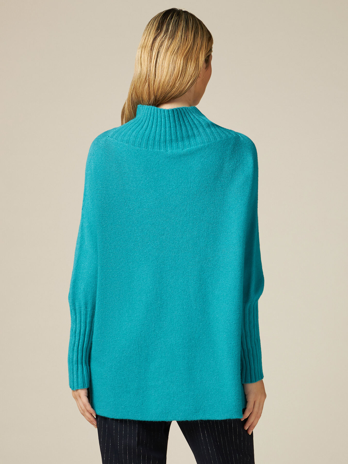 Oversize-Pullover ohne N&auml;hte mit hohem Kragen image number 1