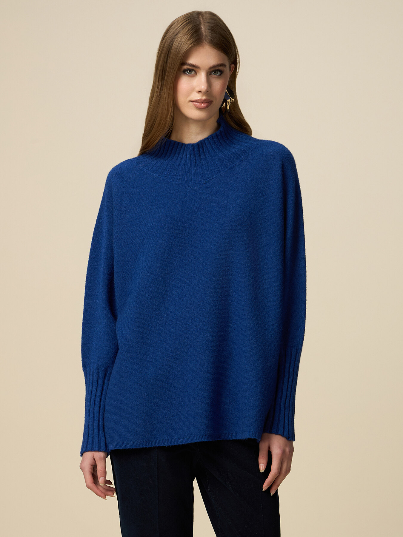 Oversize-Pullover mit Stehbund-Kragen image number 0