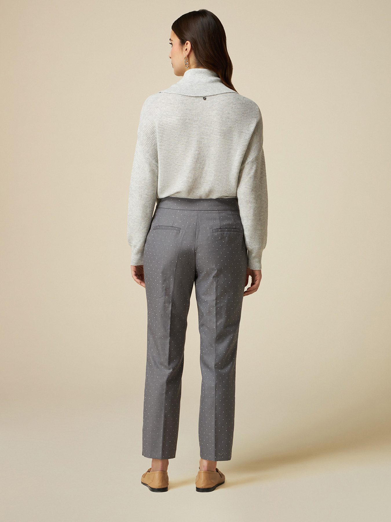 Pantalones pitillo con tachuelas image number 1