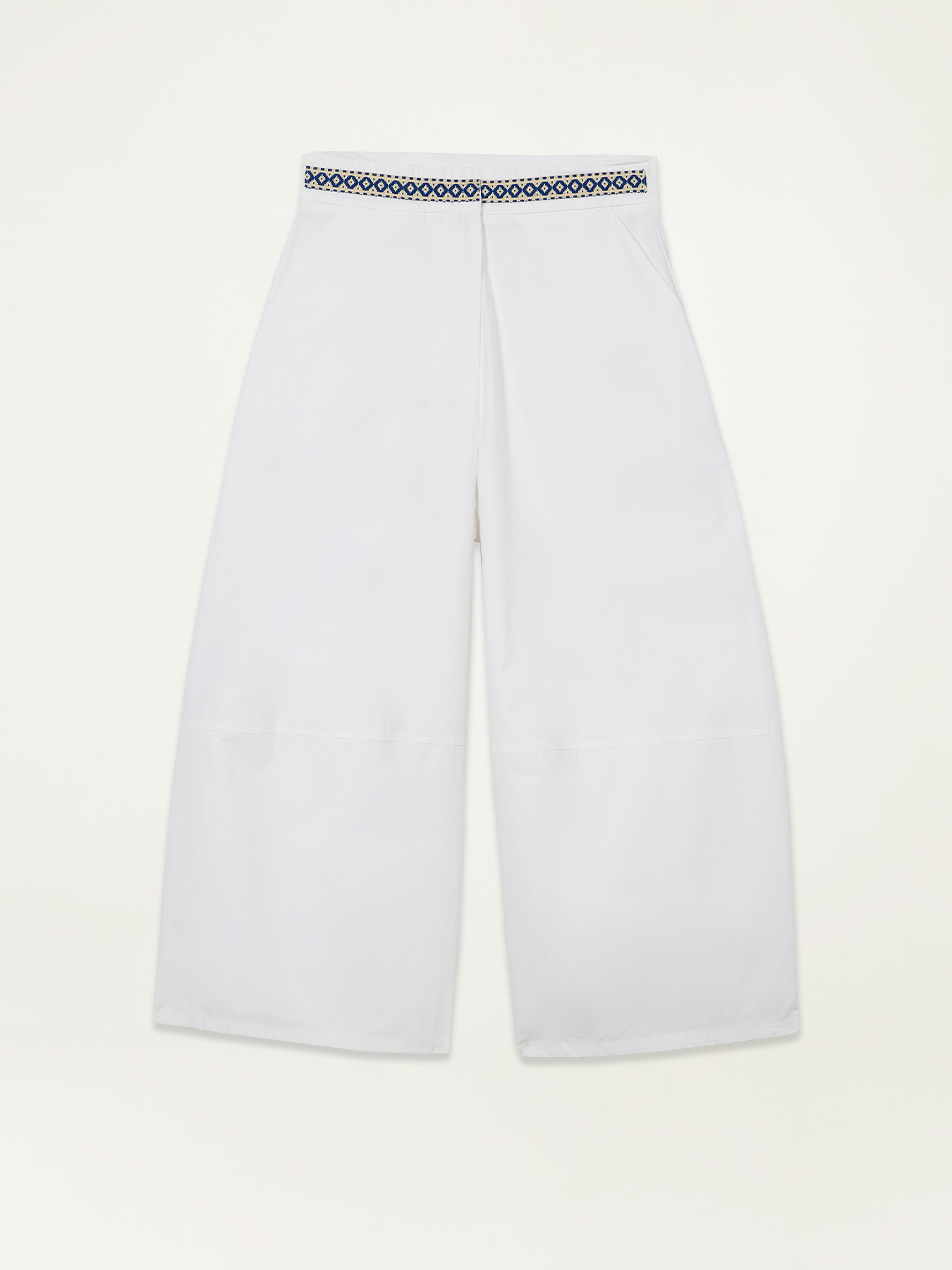 Pantaloni cropped con ricamo in vita image number 4