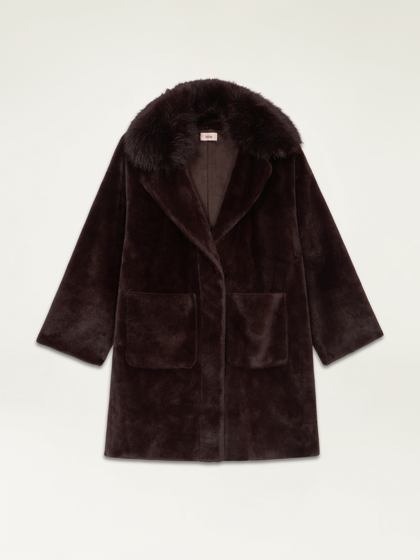 Teddy coat with detachable collar image number 4
