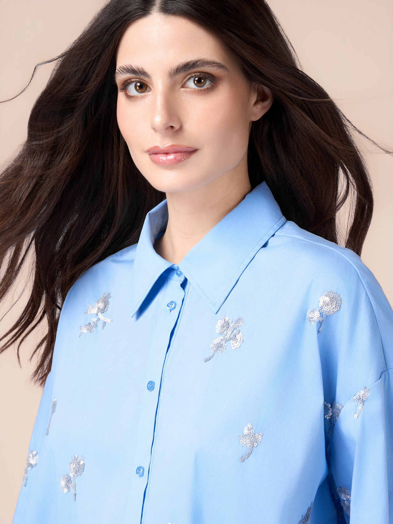 Camicia in popeline con ricami floreali image number 2