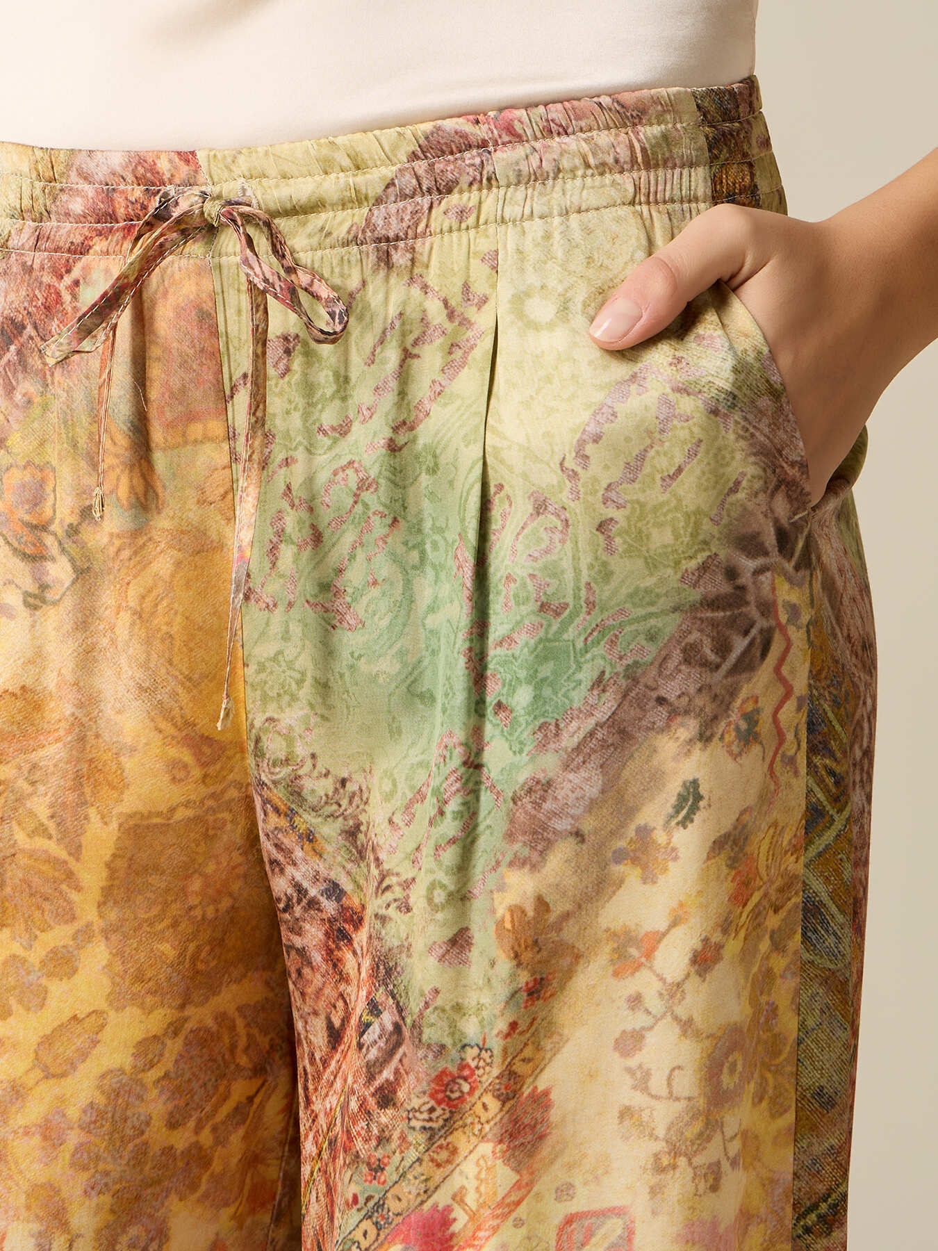 Pantaloni palazzo in raso fantasia image number 3