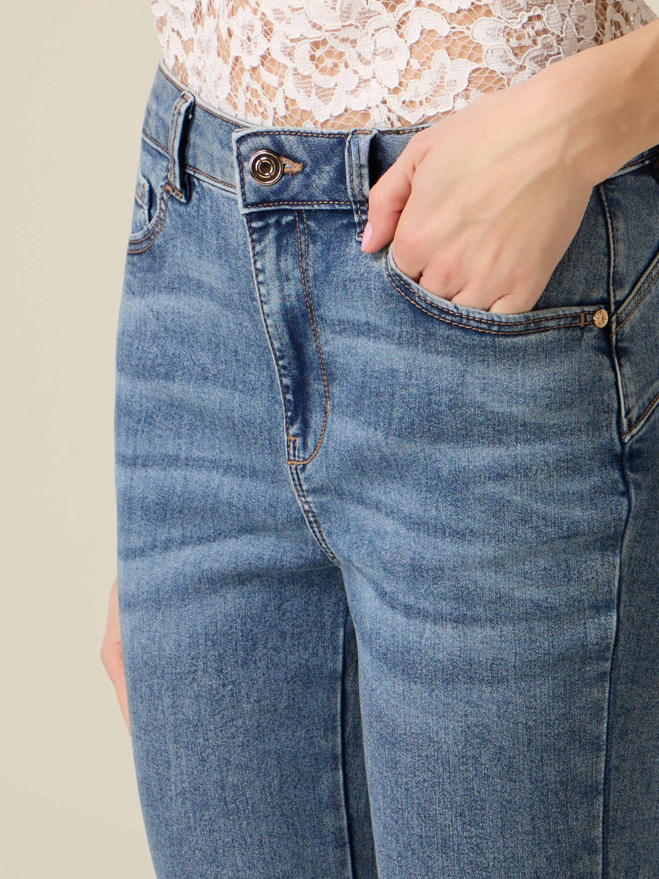 Jeans flare stone washed image number 2