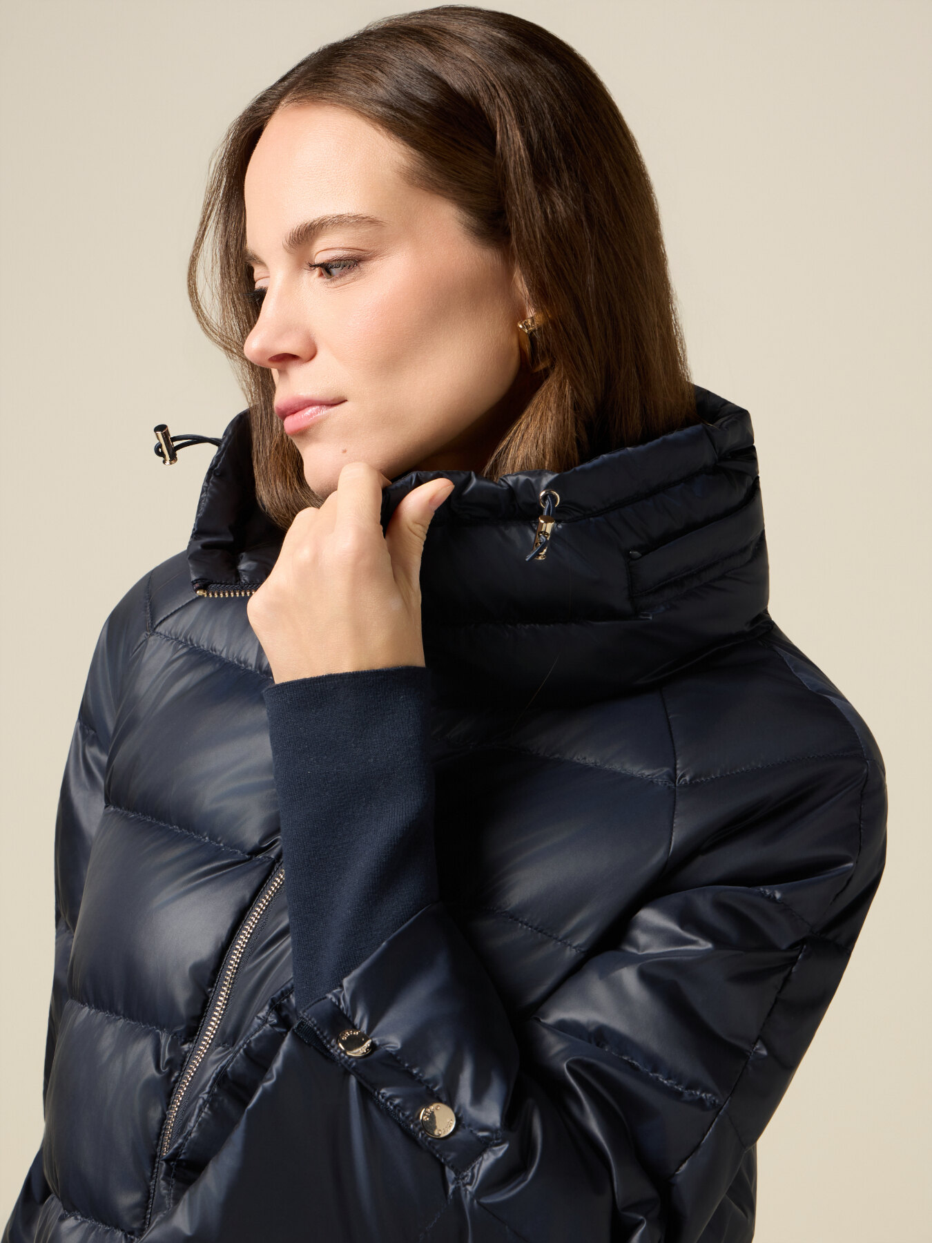 Short down jacket in real down image number 2