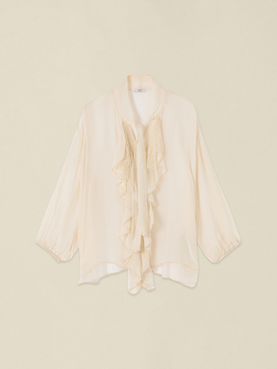 Camicia in voile misto seta con volant