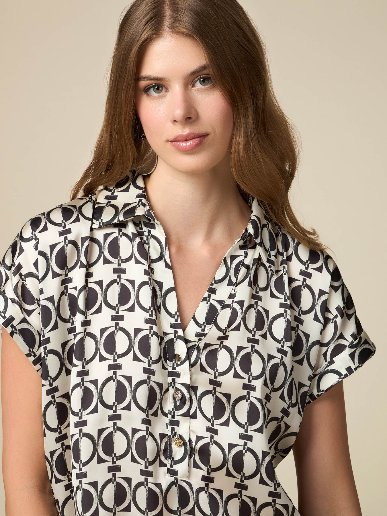Patterned satin blouse image number 2
