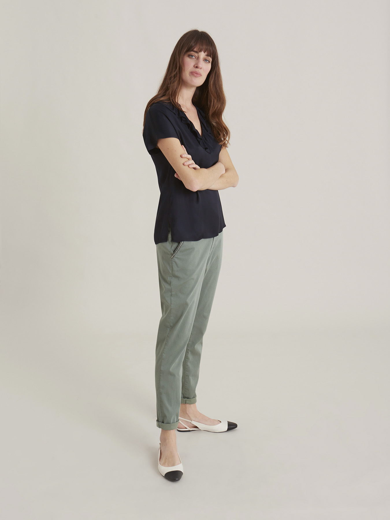 Top avec volant sur l&rsquo;encolure image number 2