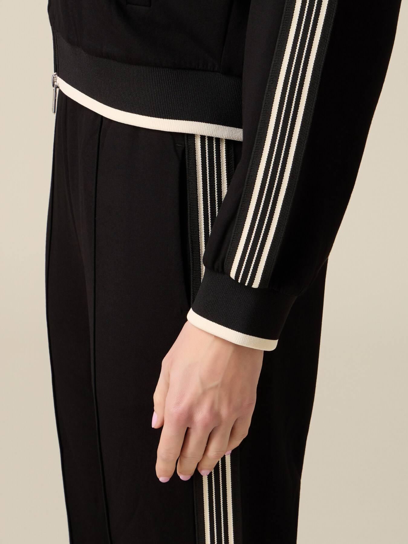 Sweat-shirt avec zip et bande bicolore image number 2