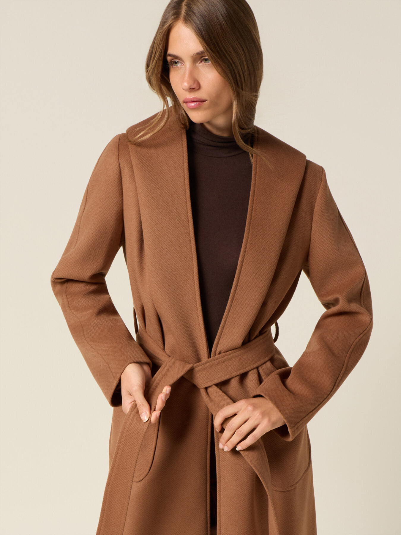 Cappotto con cappuccio e cintura image number 2