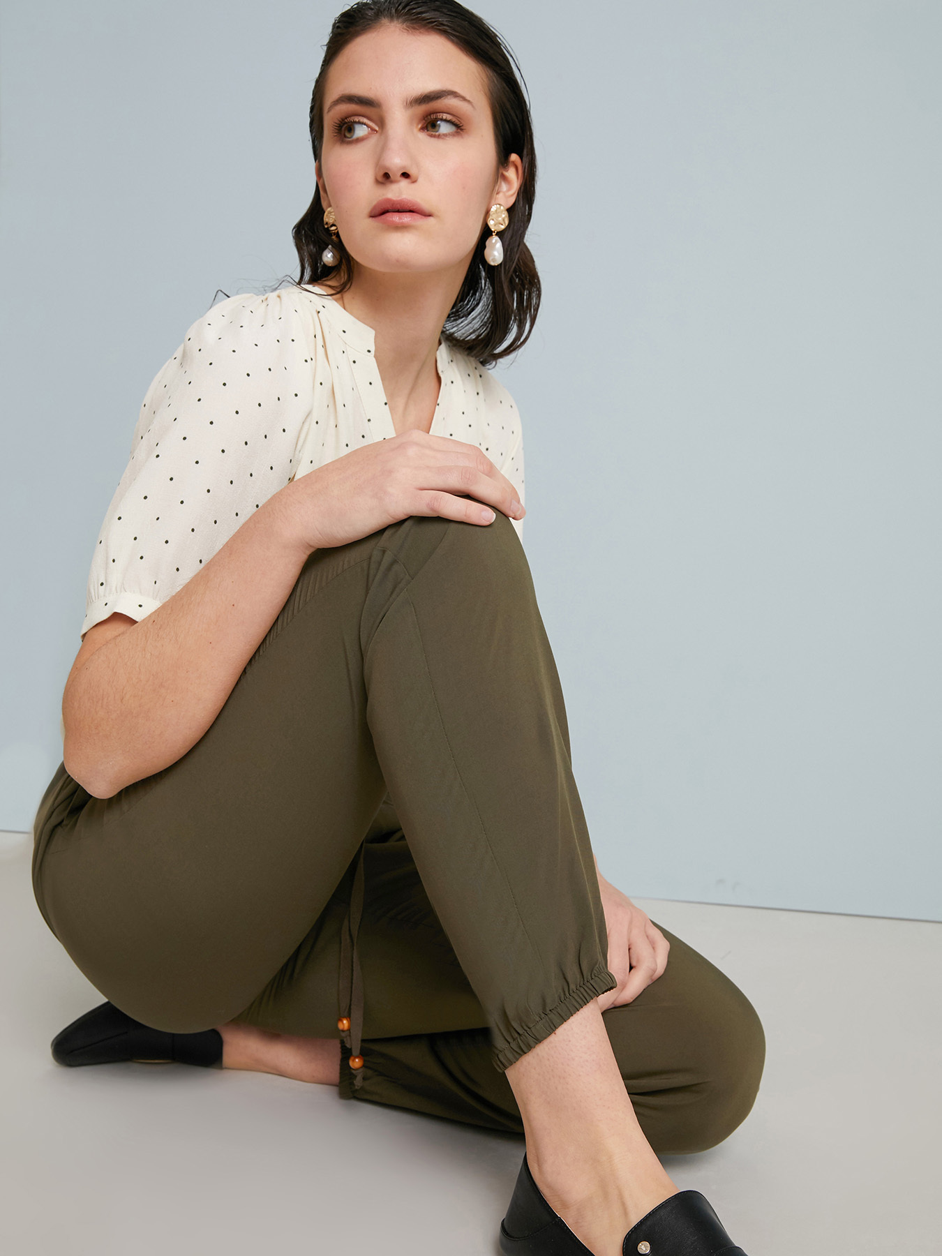 Pantalon jogger en viscose image number 1