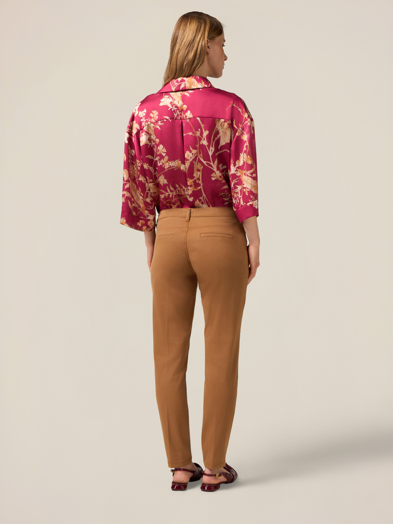 Chino pants with decorative chain image number 1