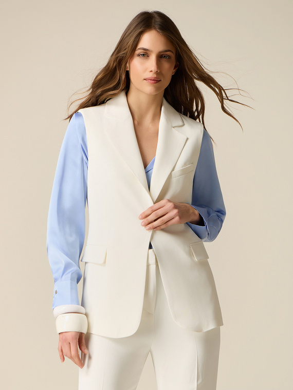 Tailored waistcoat in cr&ecirc;pe fabric