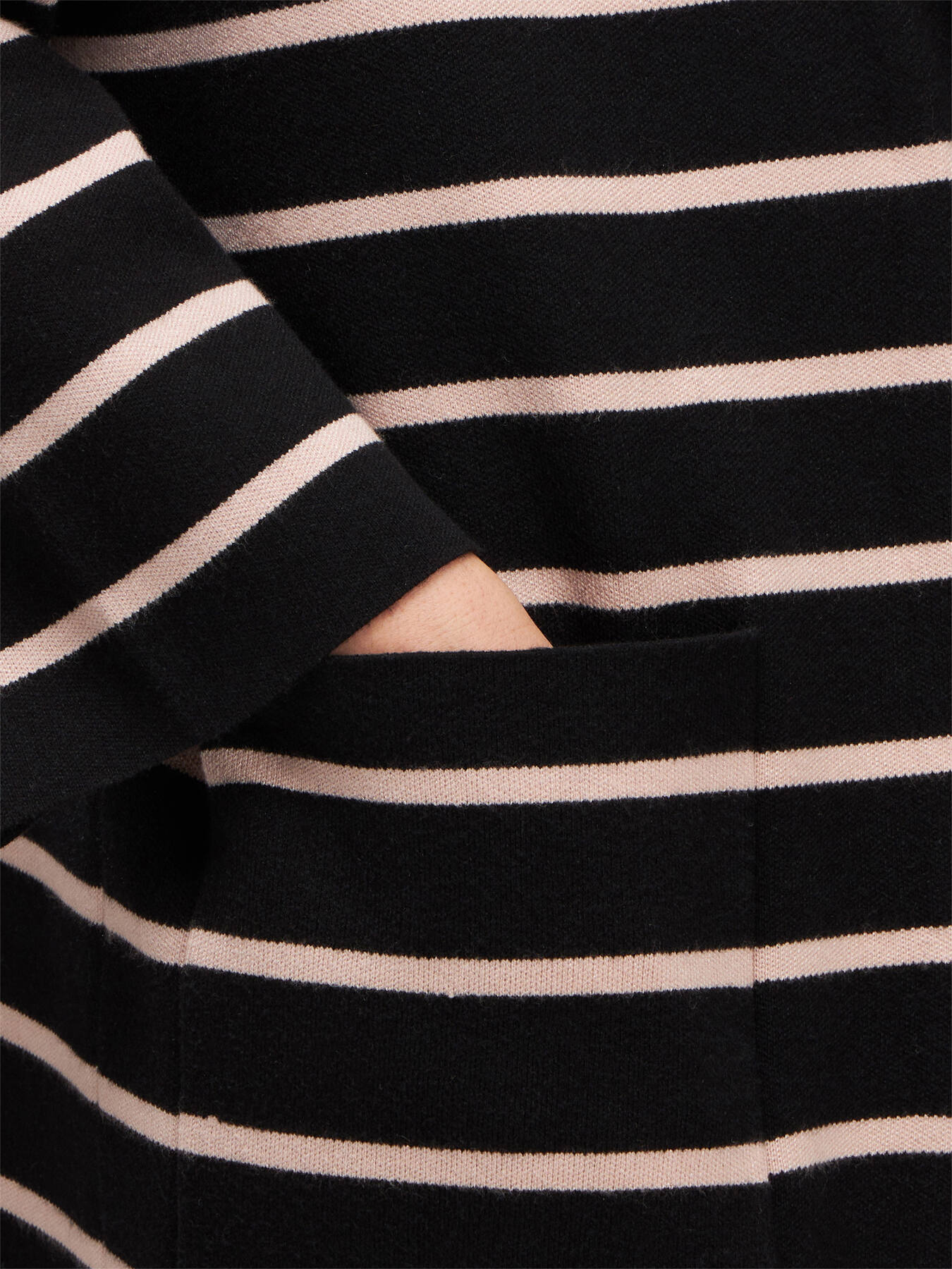 Cappotto in maglia a righe image number 2