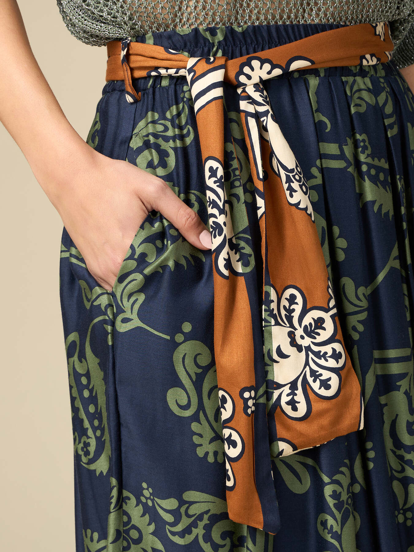 Patterned viscose midi skirt image number 2