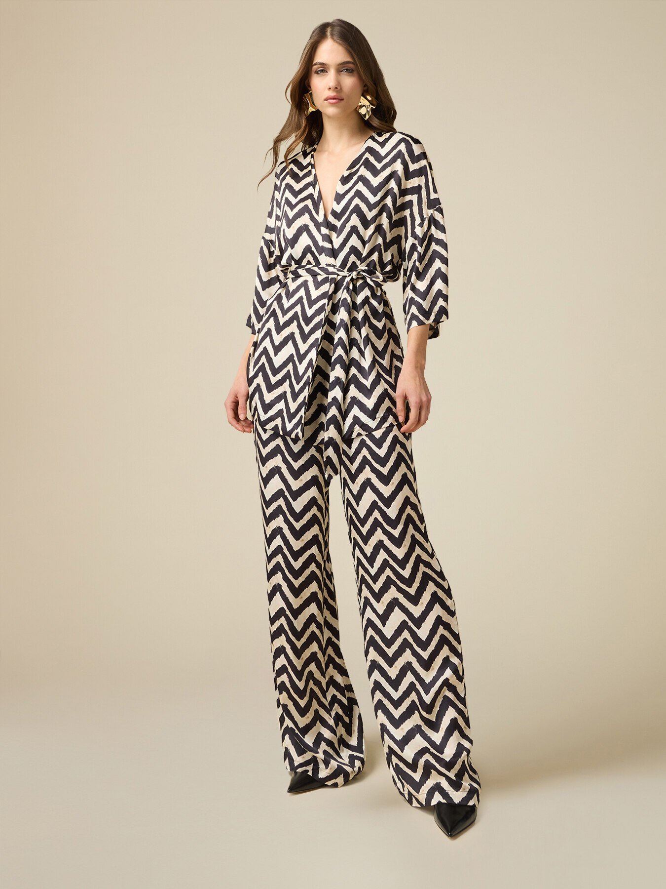 Wide leg trousers in patterned satin image number 0