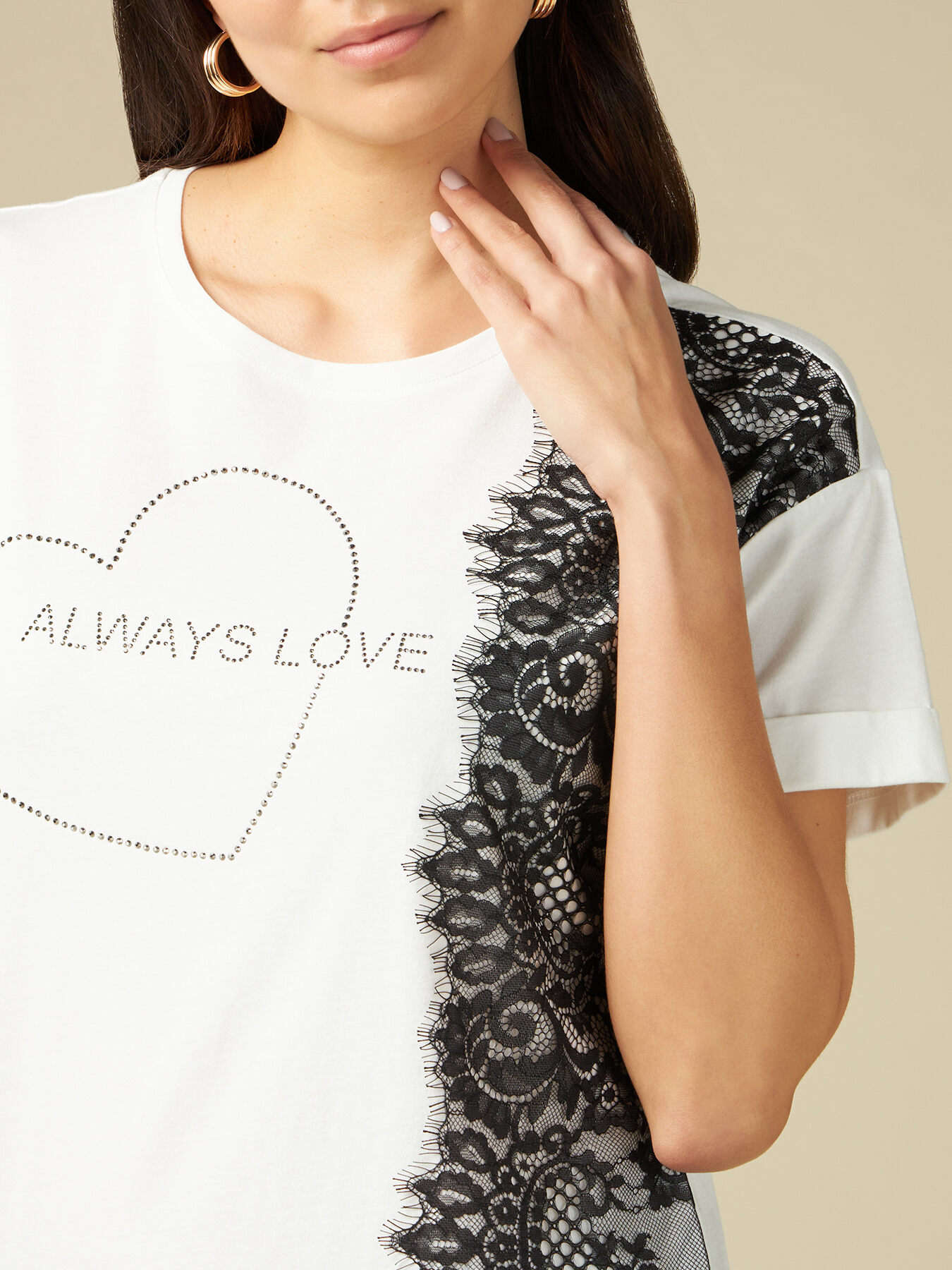 T-shirt with lace and applications image number 2