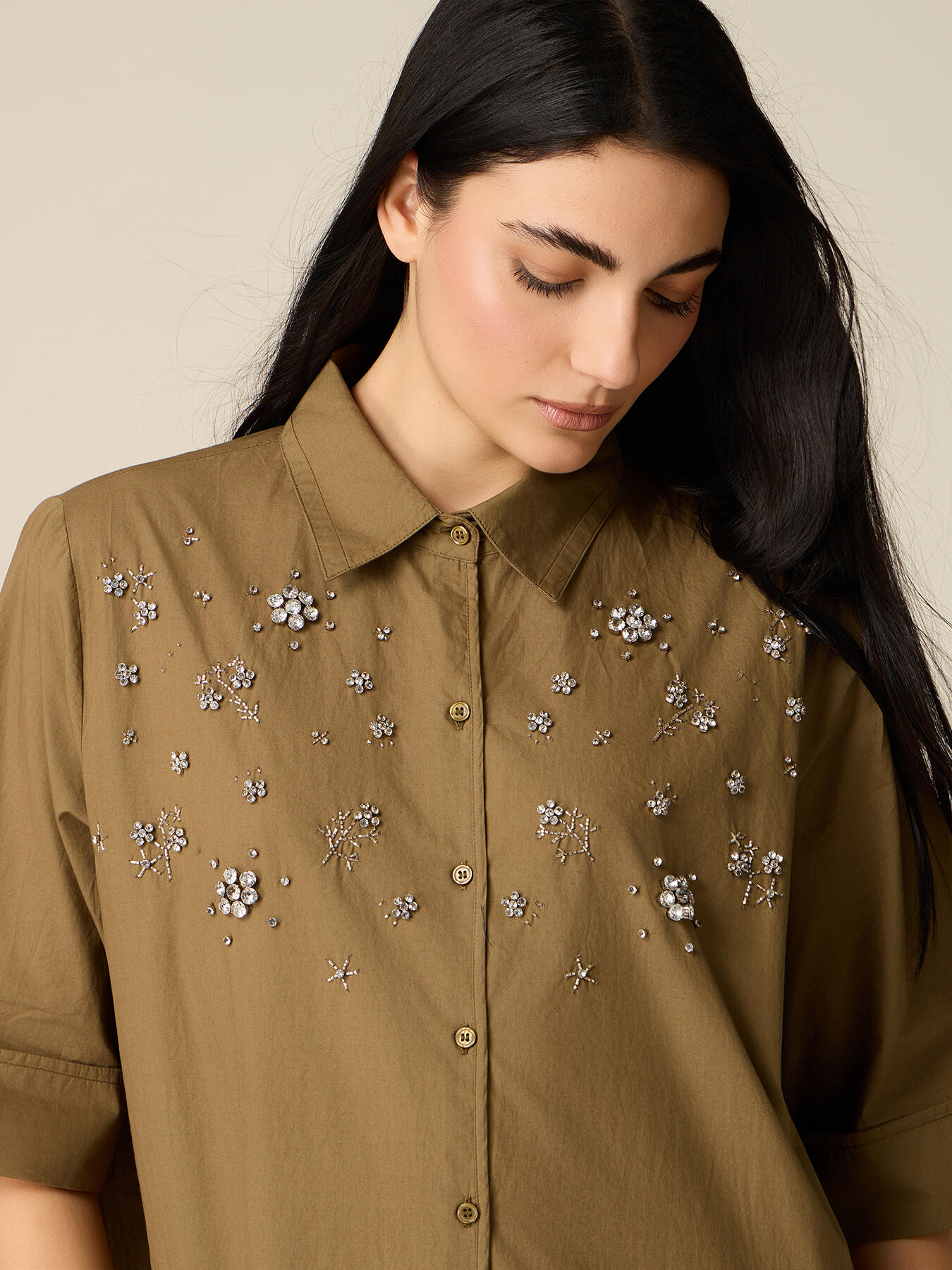 Hemdblusenkleid aus Baumwolle mit Ziersteinen image number 2