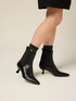 Chelsea-Stiefeletten mit Absatz image number 0