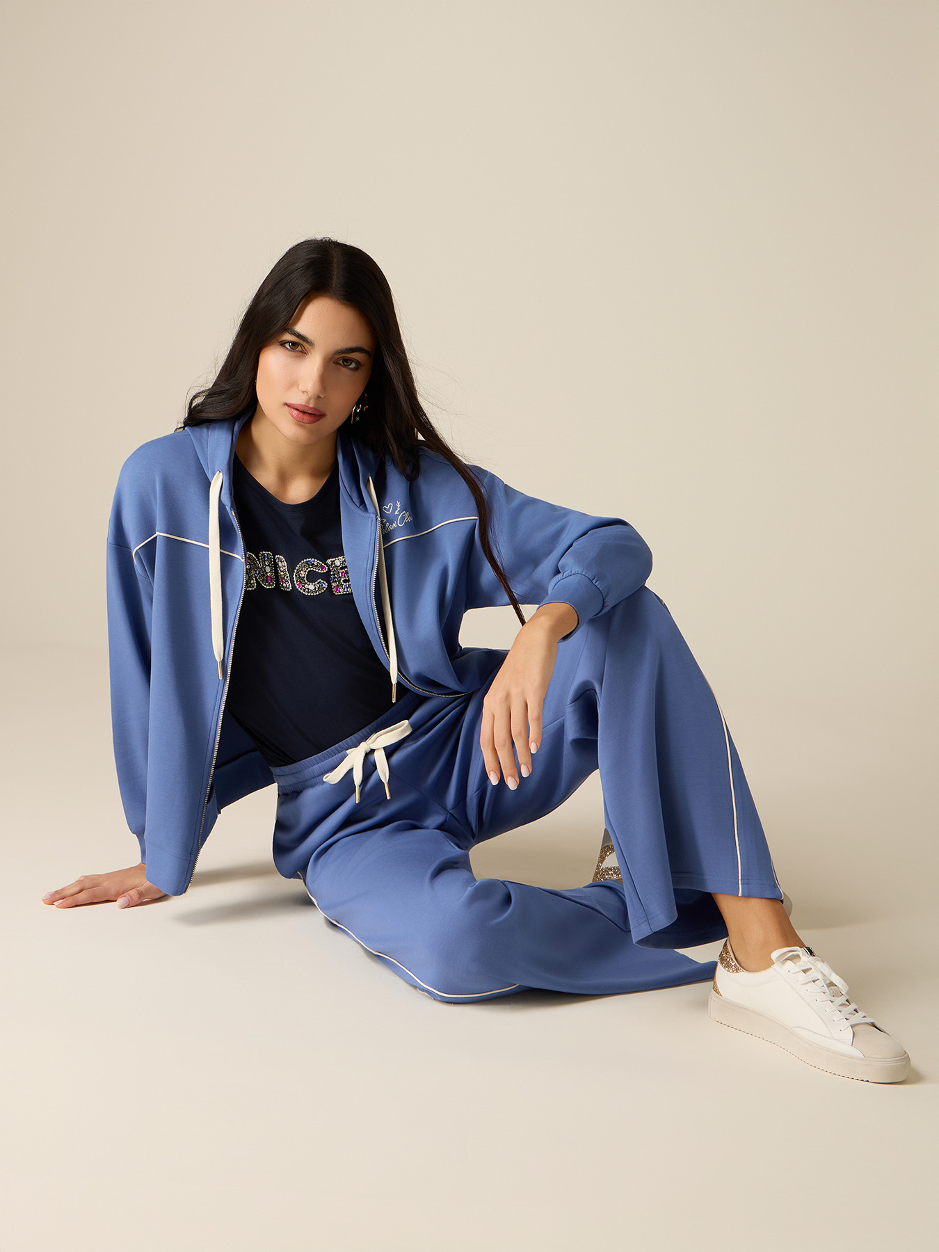 Jersey trousers with piping image number 0