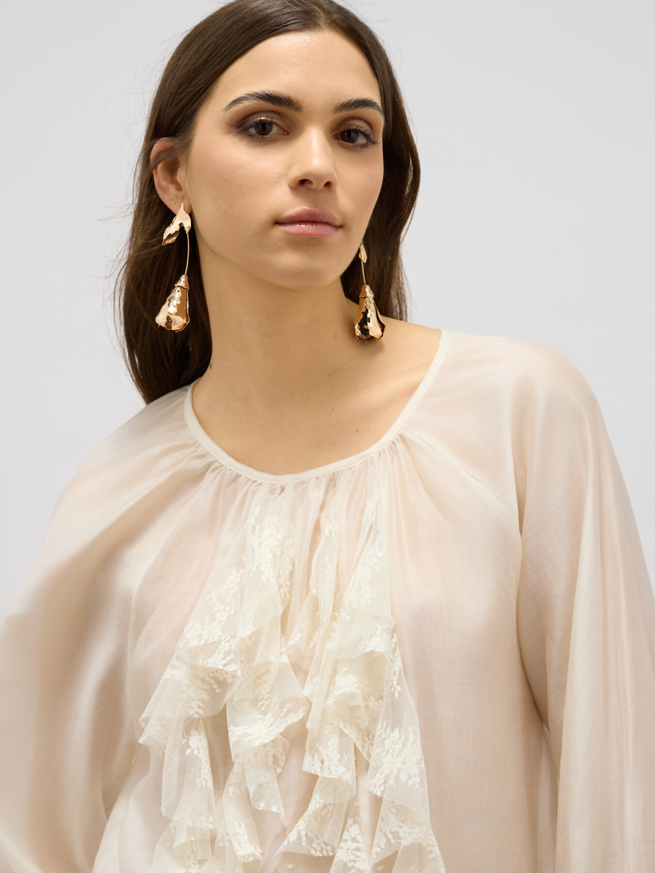 Chemisier en voile &agrave; volants image number 2