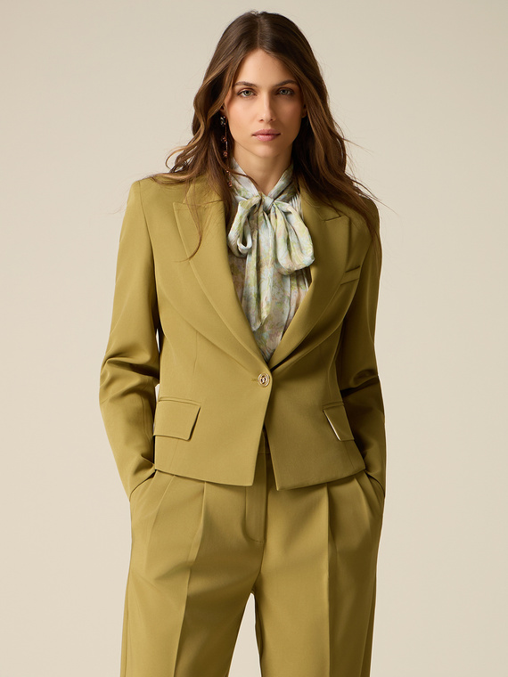 Blazer court simple boutonnage