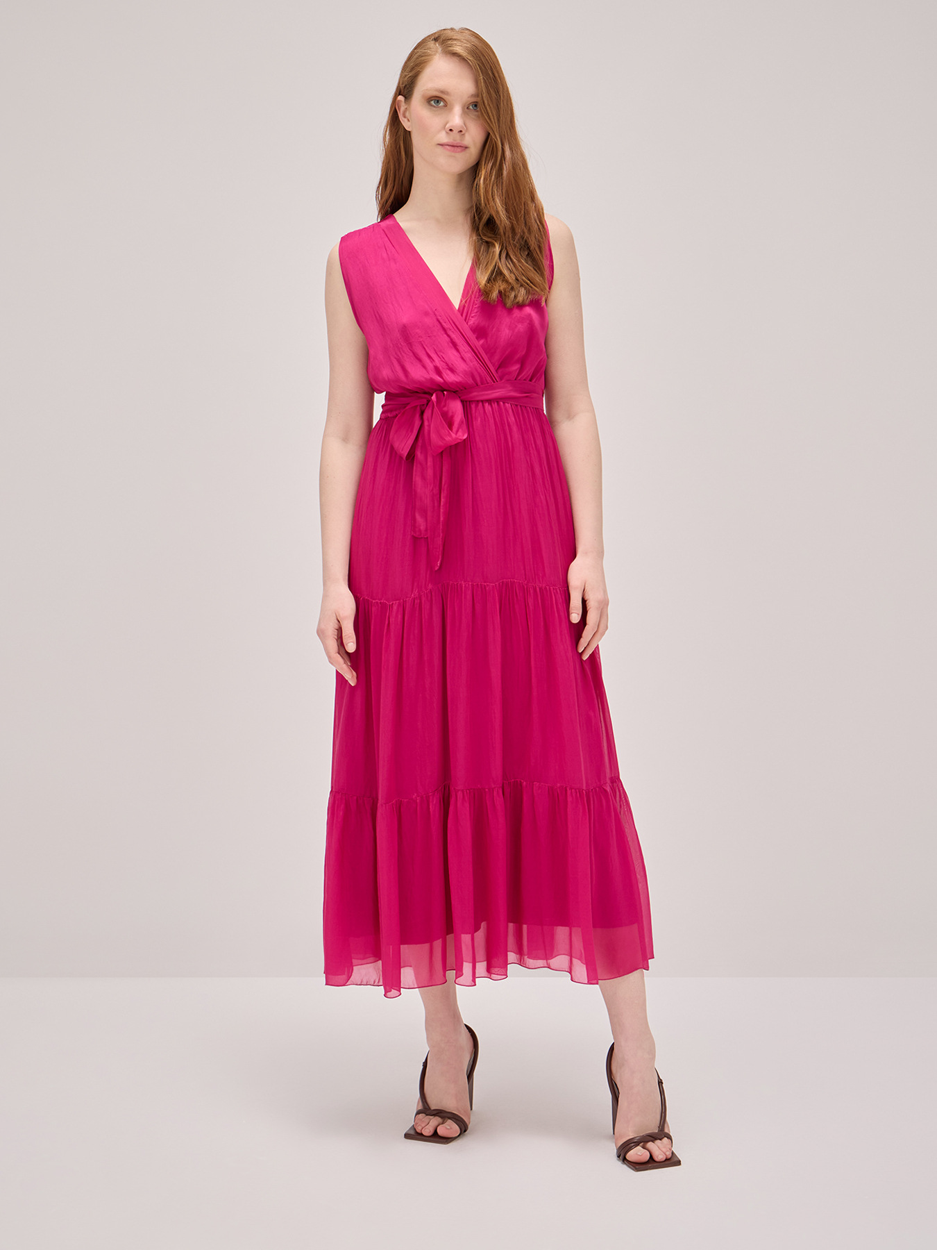 Rochie lungă din amestec de mătase cu curea petrecută image number 0