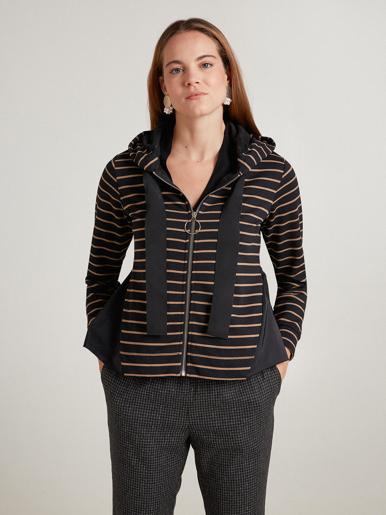 Felpa a righe con balza image number 2