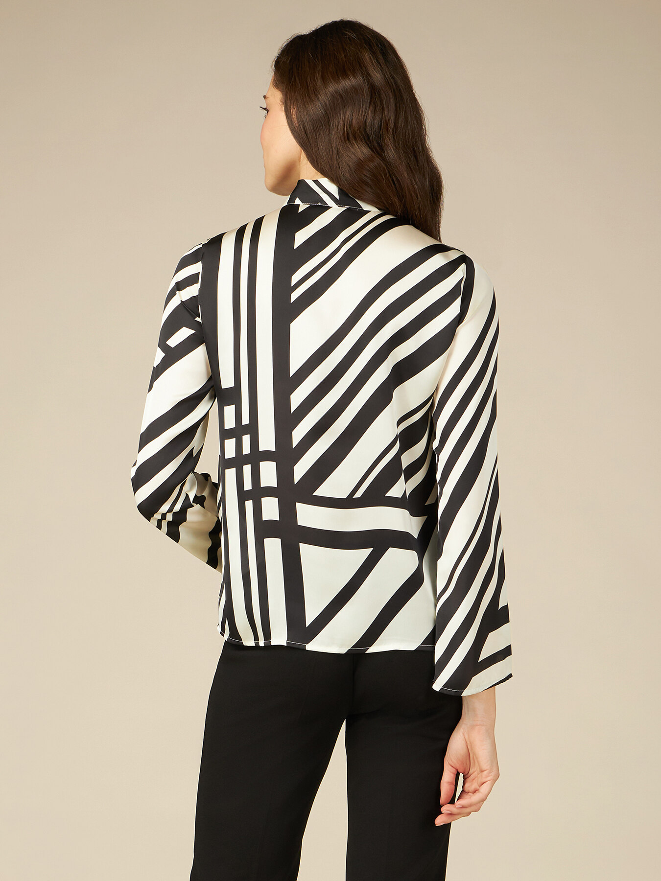 Geometric pattern blouse image number 1