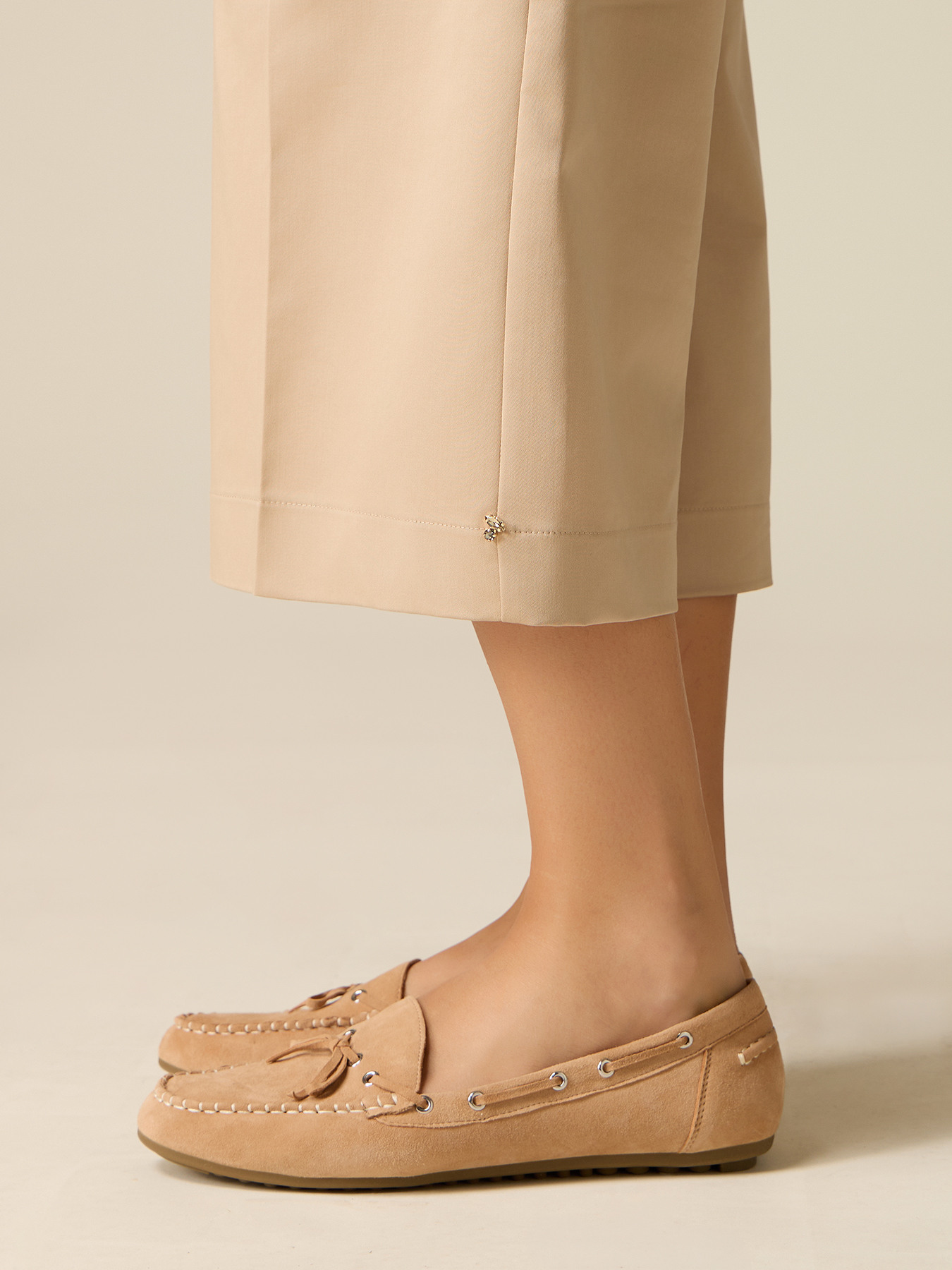 Cotton blend cropped trousers image number 2