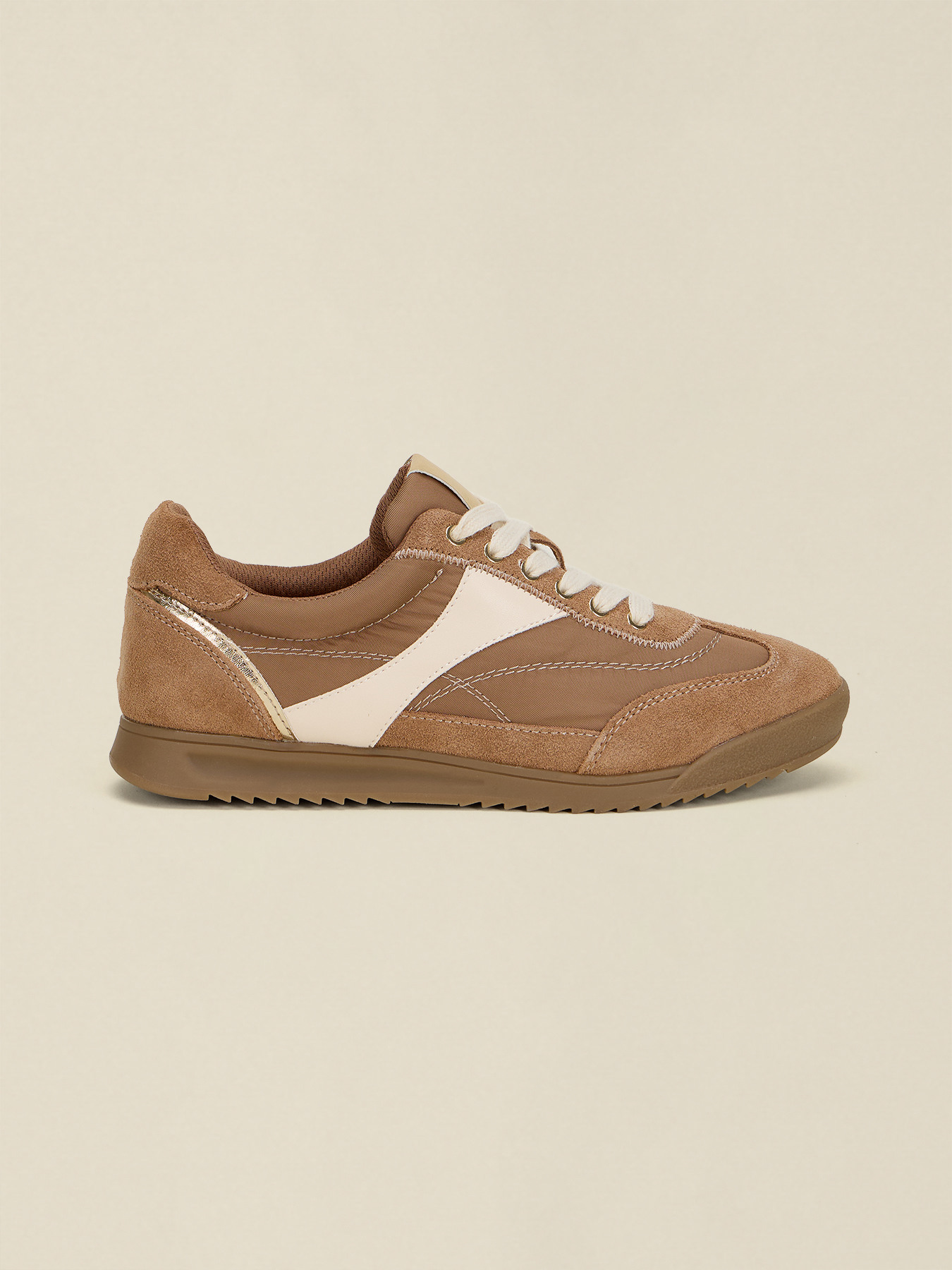 Sneakers bimati&egrave;res avec d&eacute;tail m&eacute;tallis&eacute; image number 0